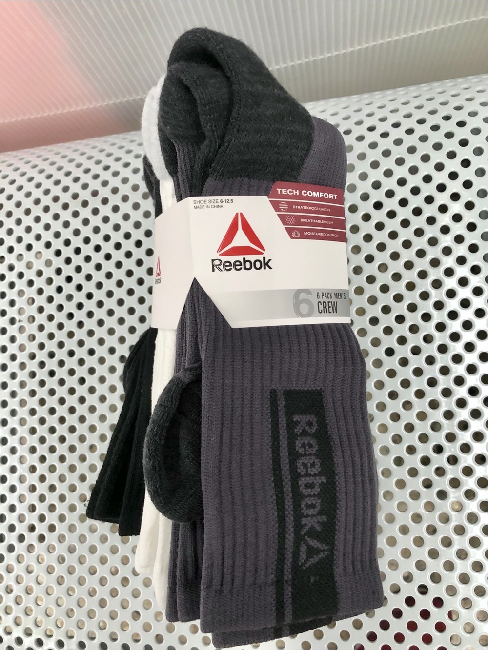 💙$15💙 NEW REEBOK Tech Comfort Crew Socks 6 Pack, shoe size 6 - 12.5 Men’s Gray